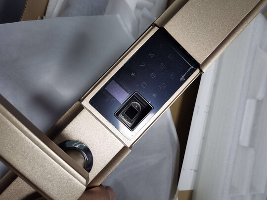 郡旗指纹锁智能锁防盗门指纹锁怎么样这么大牌子质量差应该不可能吧