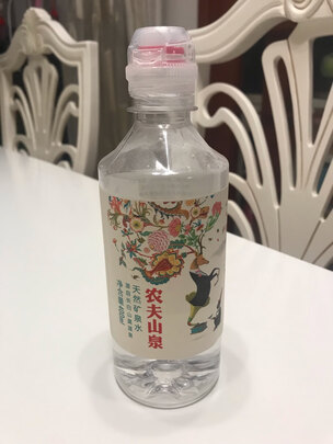 大气;营养成分:矿物元素丰富;口感:口感清冽爽口;水源地:长白山莫涯泉