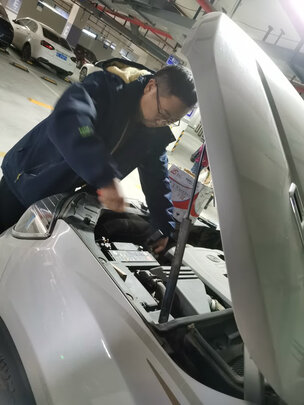 汽车电瓶