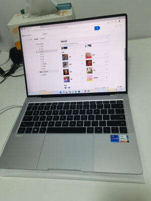 %title插图%num 华为笔记本电脑MateBook X Pro 2022 14.2英寸11代酷睿i7 16G 1TB锐炬显卡/3.1K触控全面屏/超级终端 翡冷翠