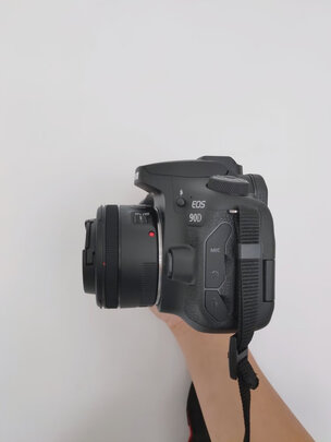 佳能eos90d值得买吗？佳能eos90d单反相机体验差不差？