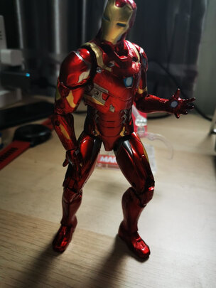 钢铁侠手办