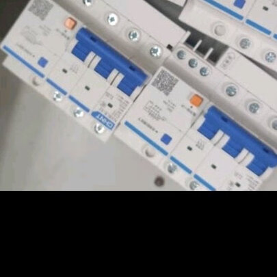 正泰（CHNT）NXBLE-32-3P 小型漏电保护断路器 漏保空气开关 3P C32 30MA 6KA