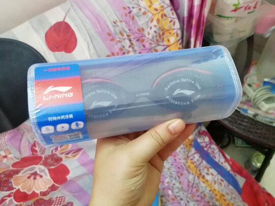 儿童泳镜