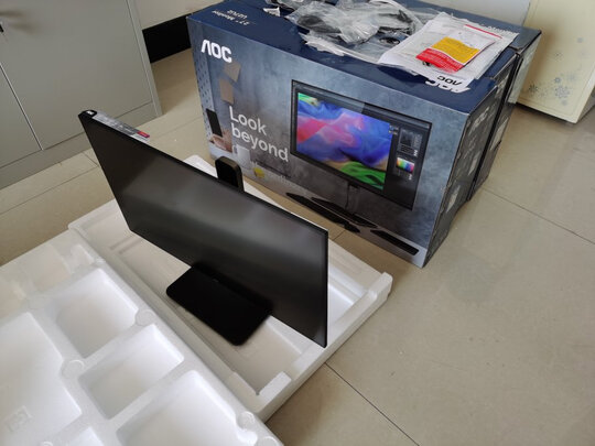 AOC电脑显示器 27英寸4K type-c接口 AH-IPS广视角硬屏109% sRGB 专业设计办公旋转升降支架U27U2