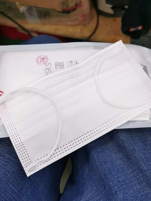 三,棉花朵朵17cm*9cm一次性医用外科口罩网友对比评测