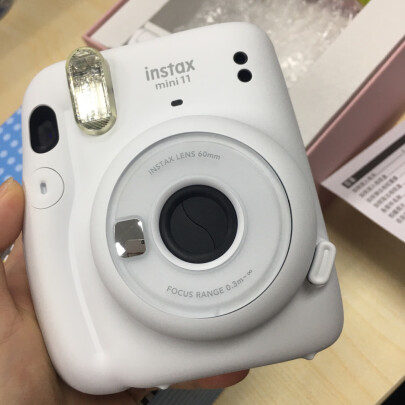 INSTAX mini 11好不好？操作简单吗？操作简便吗？