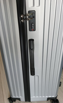 梵地亚行李箱怎么样市场乱不敢下手,吐槽我的感受