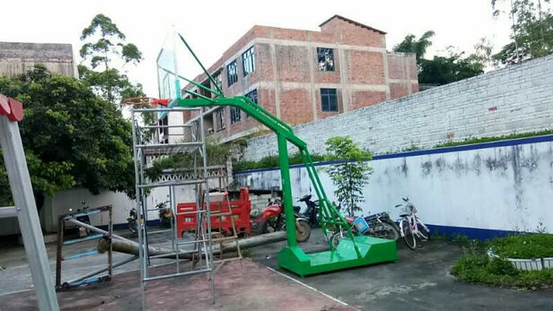 篮球架