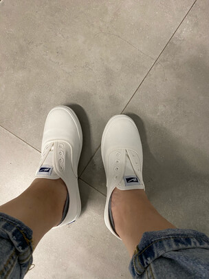 小白鞋