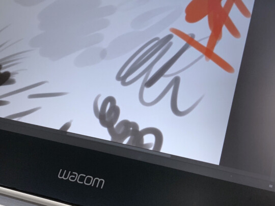 Wacom one创意数位屏究竟靠谱吗？反应够不够快？方便快捷吗 