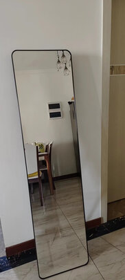 穿衣镜