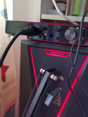 Focusrite scarlett福克斯特Solo三代声卡有声书录音专业设备电吉他编曲配音套装外置 配铁三角at2020电容麦【有声书入门推荐】