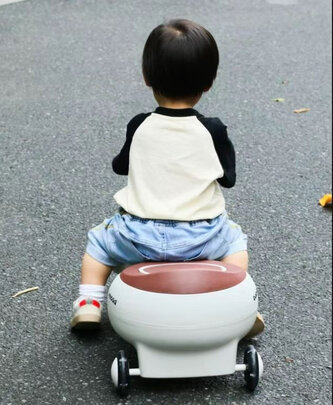 儿童扭扭车