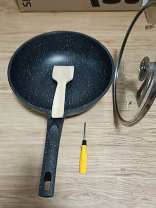 麦饭石不粘锅
