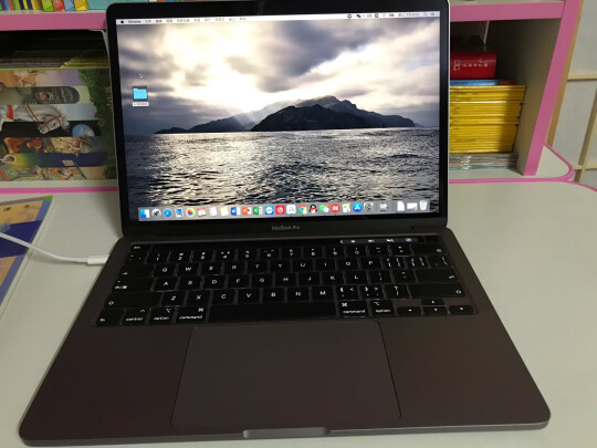 %title插图%num Apple 2020款 MacBook Pro 13.3【带触控栏】十代i5 16G 512G 2.0GHz 银色 笔记本电脑 轻薄本 MWP72CH/A