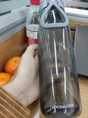 运动水杯