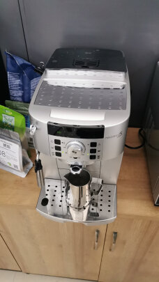 德龙（Delonghi）咖啡机 意享系列全自动咖啡机 家用意式 欧洲进口 手动奶泡系统 ECAM23.420.SB