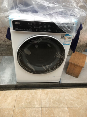 LG 11Kg滚筒洗衣机全自动 14分钟快洗 蒸汽除菌 羽绒洗 6种智能手洗 洗烘一体机 奢华白 FCK11D4W 以旧换新