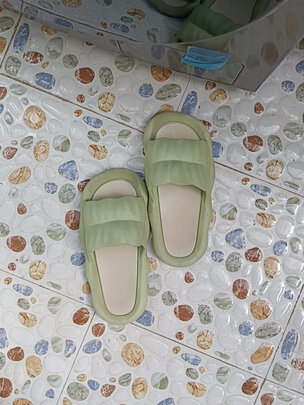 拖鞋