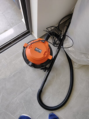 车载吸尘器