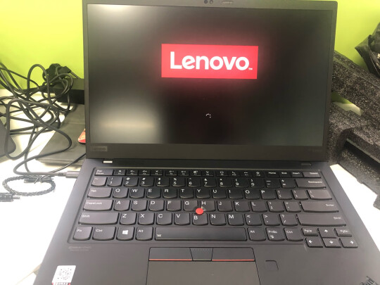 ThinkPad X1 carbon好不好，显示效果够不够好？质量上乘吗？