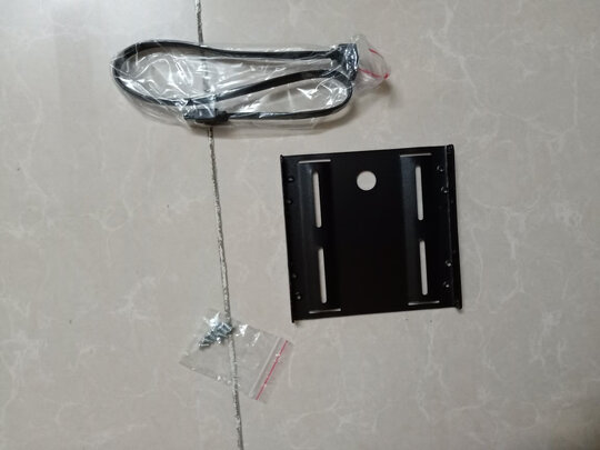 台式机硬盘托架
