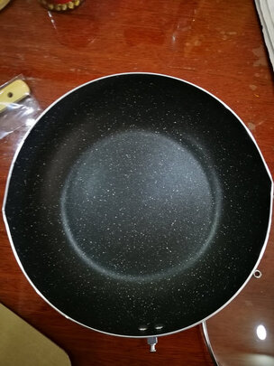 麦饭石不粘锅