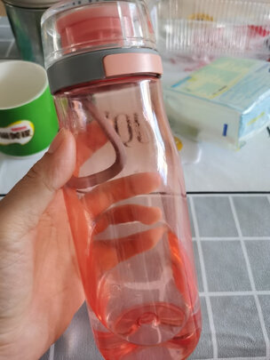 运动水杯