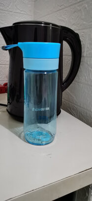 塑料水杯