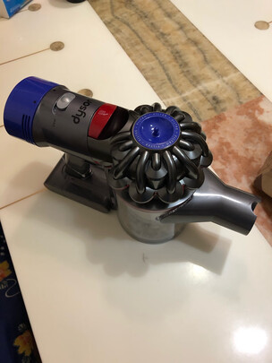 吸尘器|看完不迷路：戴森V7 Fluffy Extra质量好还是差?用后一周说真相？