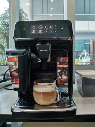 %title插图%num 飞利浦(PHILIPS)咖啡机 意式全自动Lattego家用现磨咖啡机 欧洲原装进口 一键卡布奇诺自带奶壶 EP2131/62