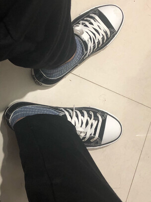 运动帆布鞋