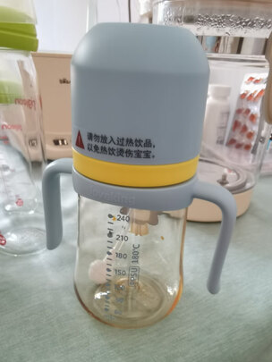 婴儿学饮杯