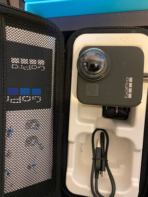 GoPro MAX 360度全景运动相机 Vlog数码摄像机 定制续航礼盒（单机+Grip支架+双充+单电池+64G卡）