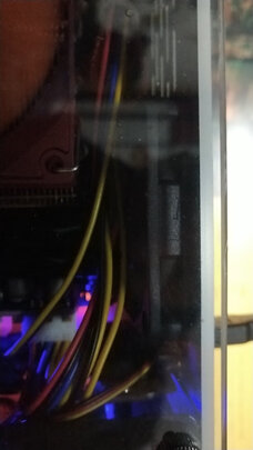 %title插图%num 超频三(PCCOOLER)旋风F62 机箱风扇(6CM风扇/孔距5.1CM适用/配螺丝/CPU风扇)
