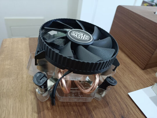 %title插图%num 酷冷至尊(CoolerMaster)猎鲨V200 CPU散热器(INTEL平台/2热管/降噪风扇/低高度/附带硅脂)
