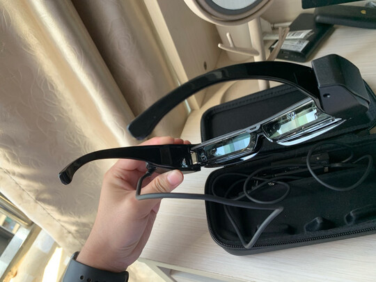 良心对比：爱普生BT-300AR眼镜怎么样？深度剖析测评