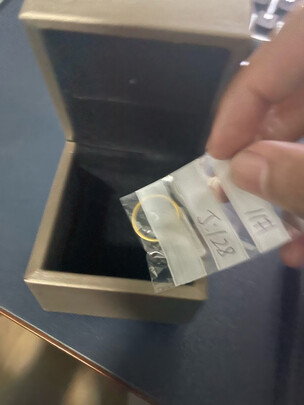 黄金戒指