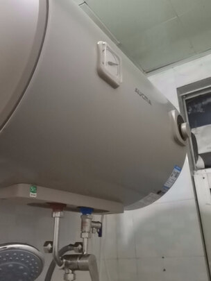 电热水器