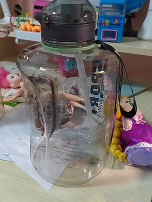 吸管水杯