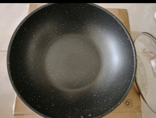 麦饭石不粘锅