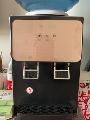 饮水机