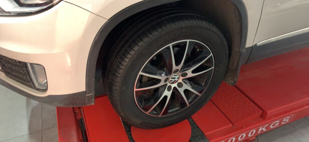 米其林235/55R17怎么样？用料够好吗？声音轻柔吗 