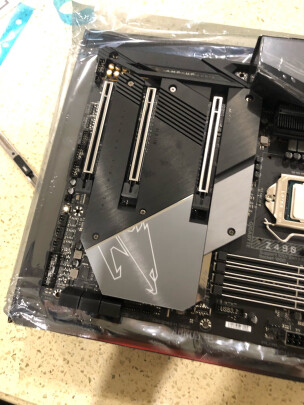 技嘉Z490 AORUS ULTRA怎么样，用料实在吗？简洁大方吗 