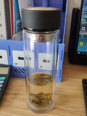 玻璃杯