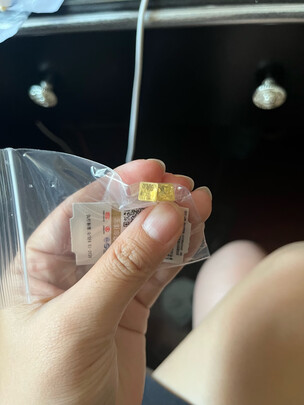 黄金耳钉