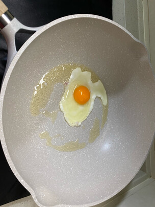 麦饭石不粘锅
