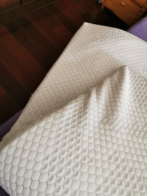 京东京造乳胶床垫|报价参数京东京造轻氧系列质量怎么样?一周体验真相实情？