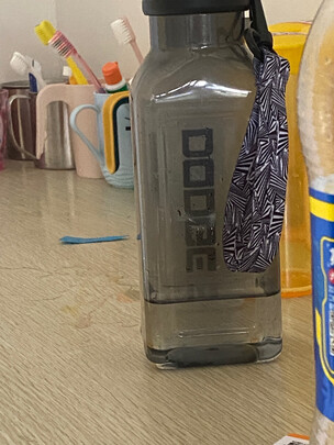 运动水杯